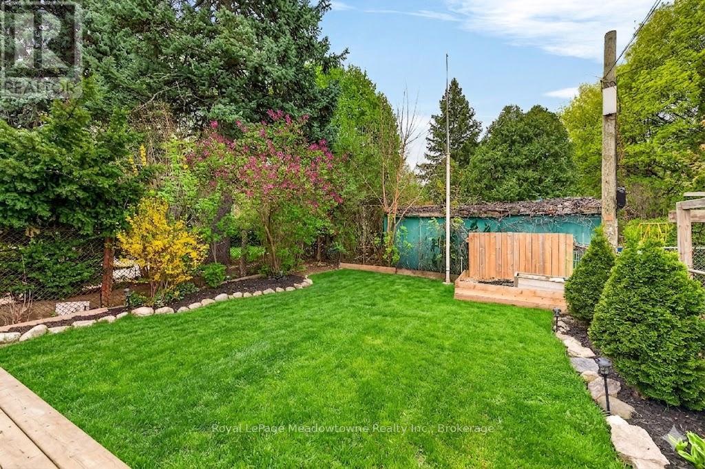 216 MAPLEWOOD AVENUE - 30