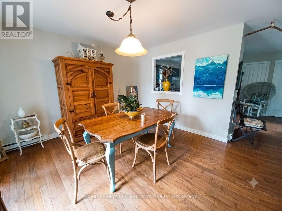 #UNIT 123 383 MCNABB STREET - 7