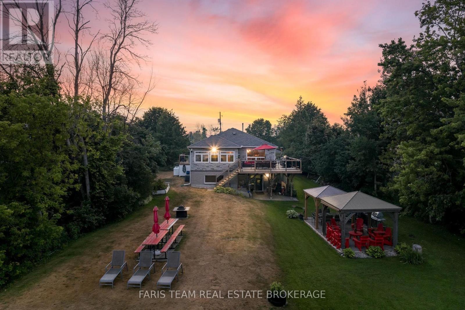 93 SILVER BIRCH CRESCENT - 1