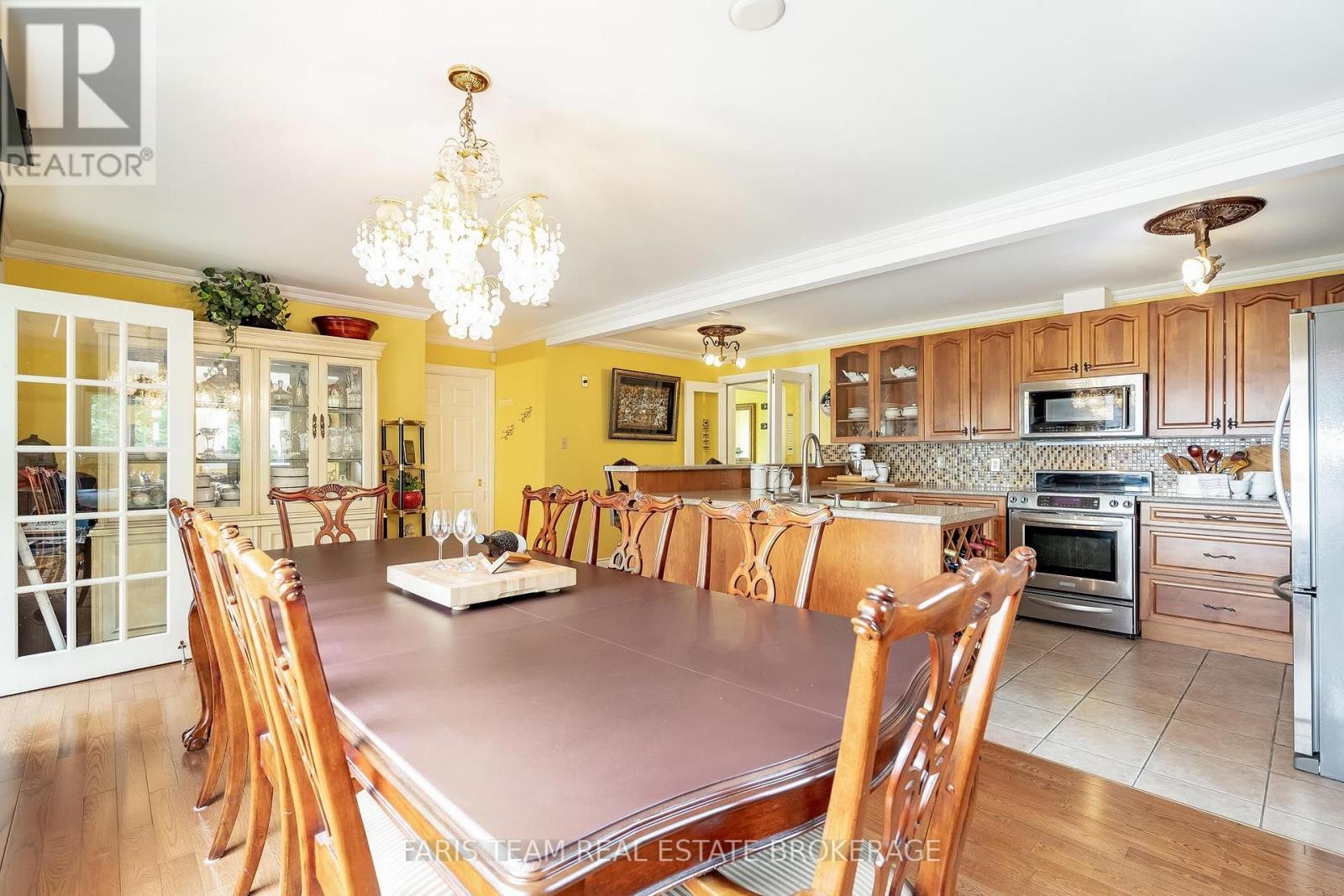 93 SILVER BIRCH CRESCENT - 12