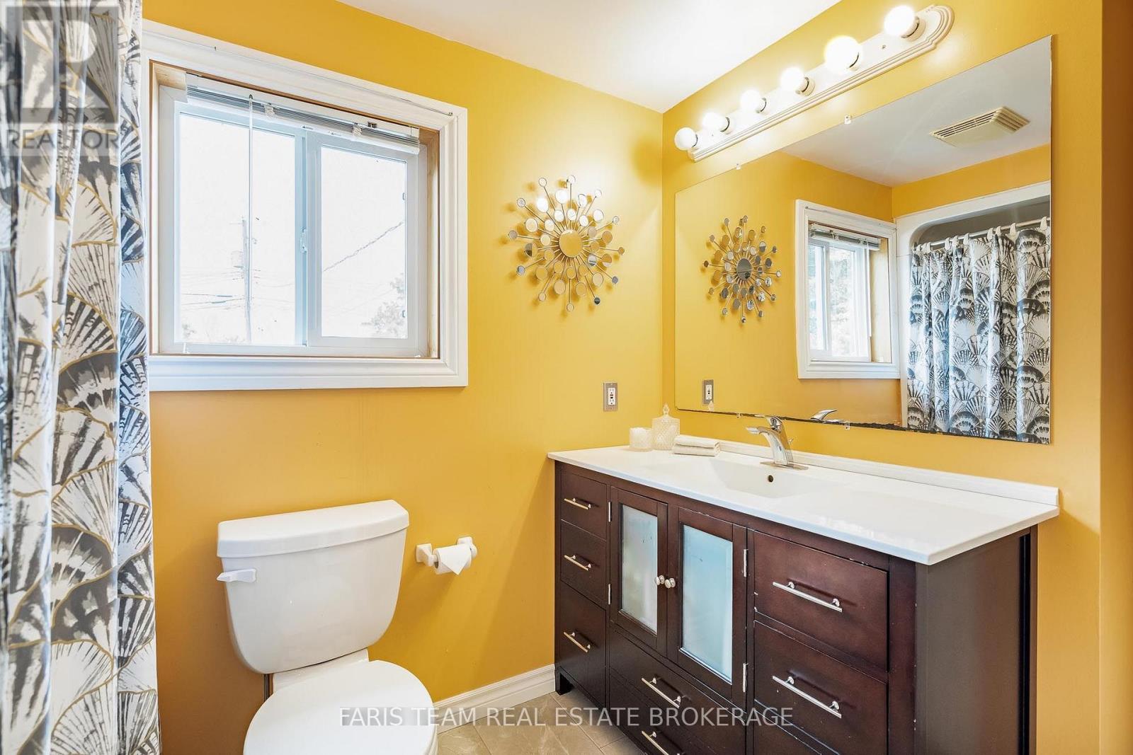 93 SILVER BIRCH CRESCENT - 16