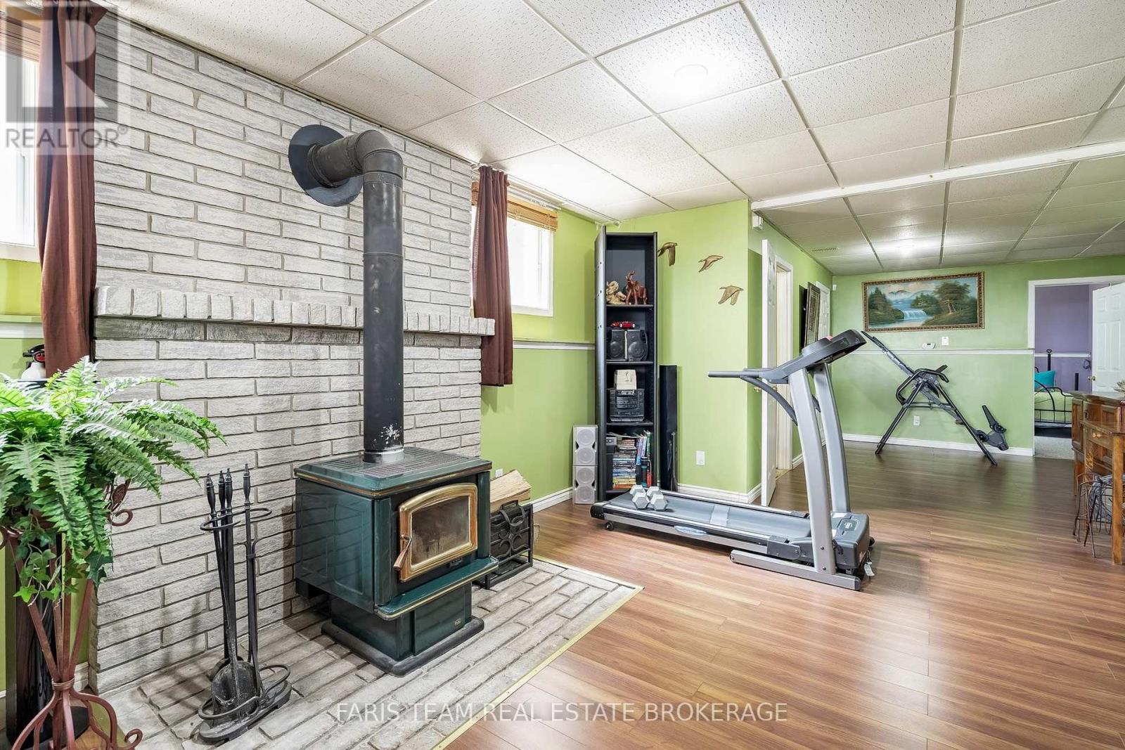 93 SILVER BIRCH CRESCENT - 26
