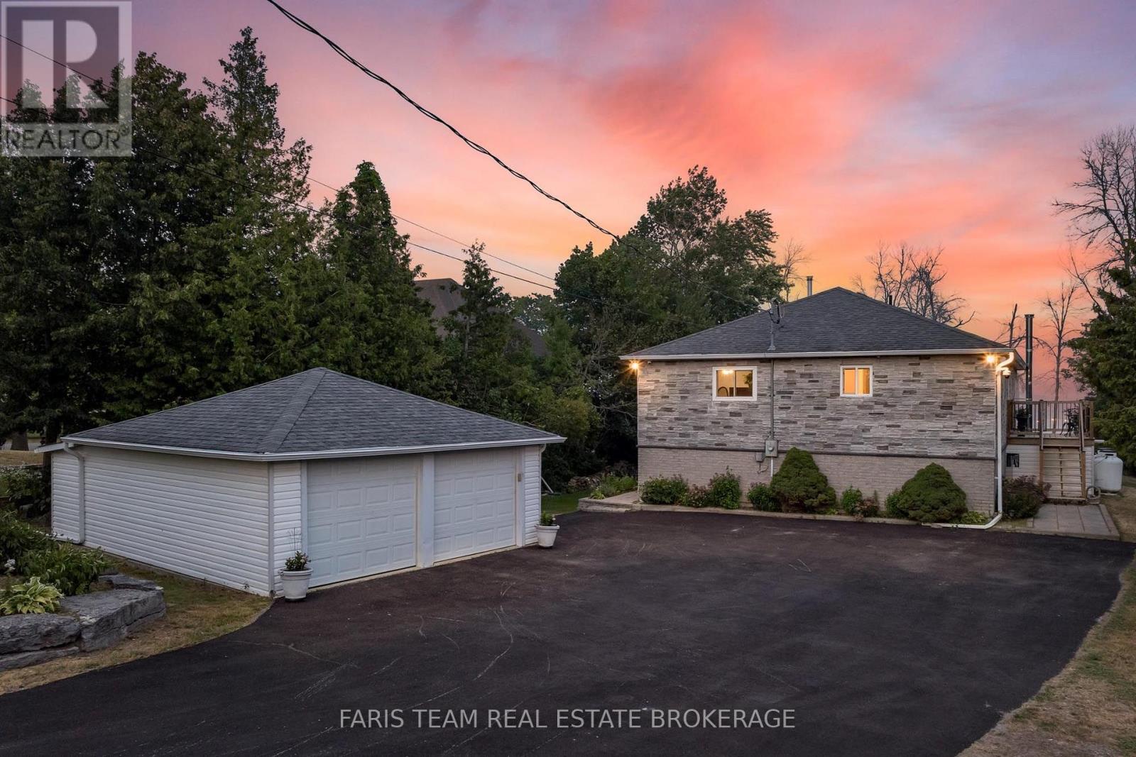 93 SILVER BIRCH CRESCENT - 3