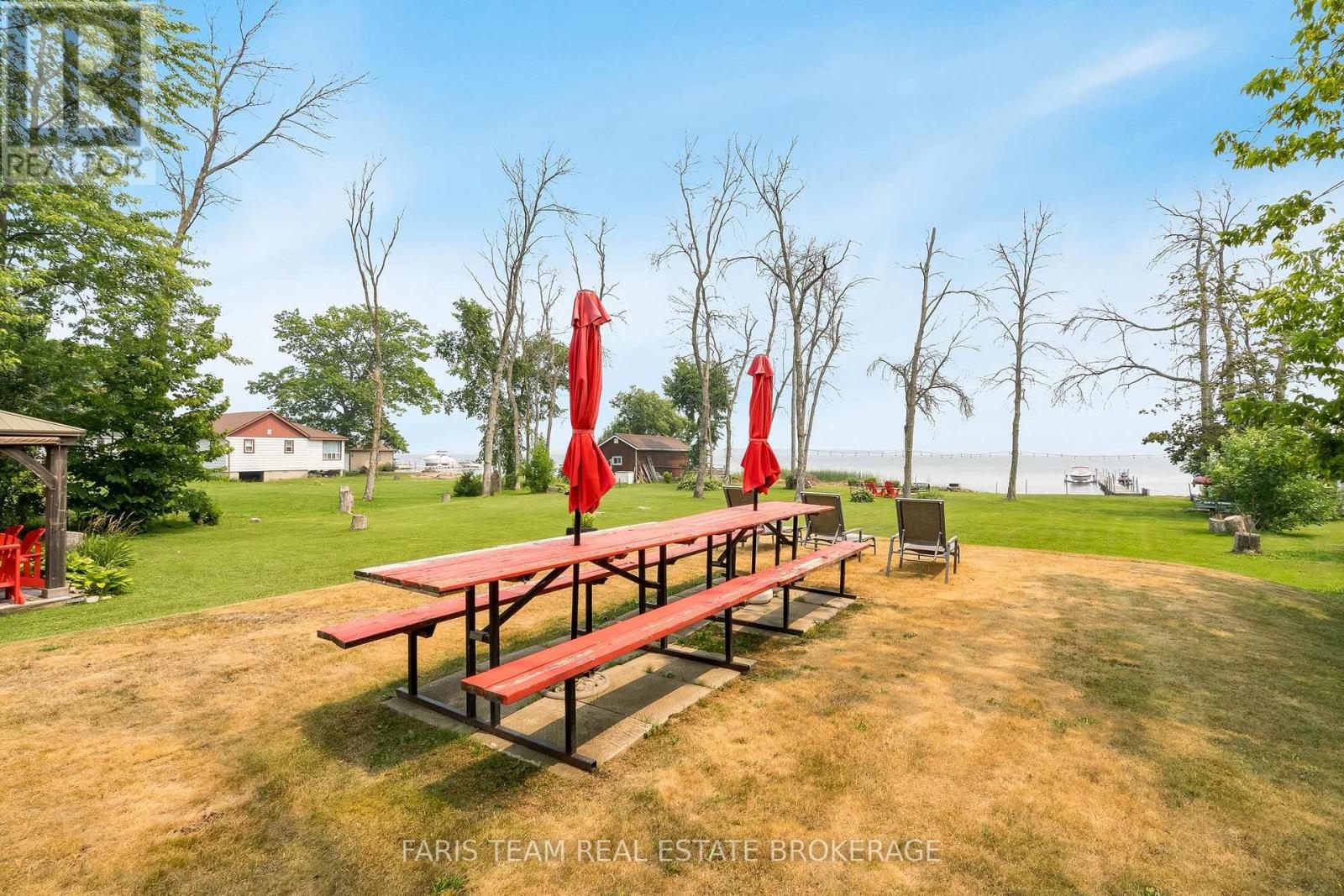 93 SILVER BIRCH CRESCENT - 35