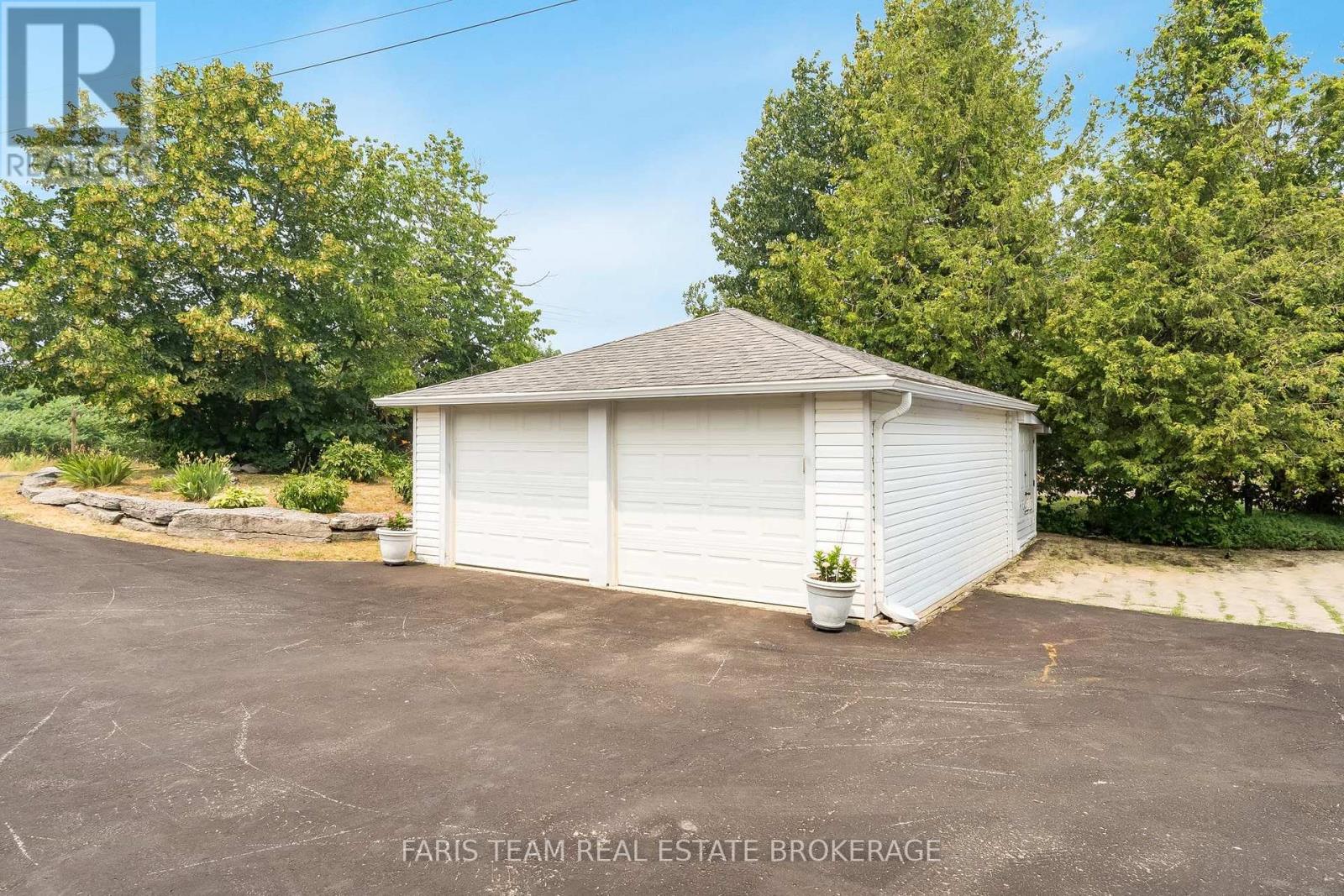 93 SILVER BIRCH CRESCENT - 41