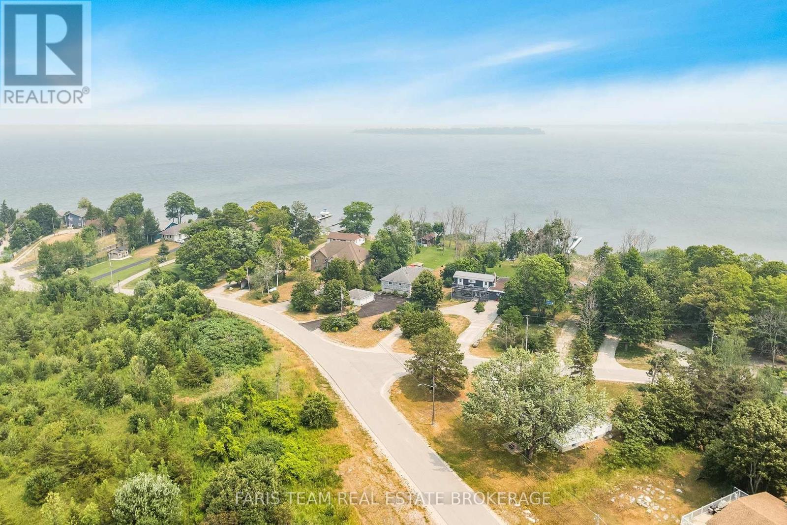 93 SILVER BIRCH CRESCENT - 43
