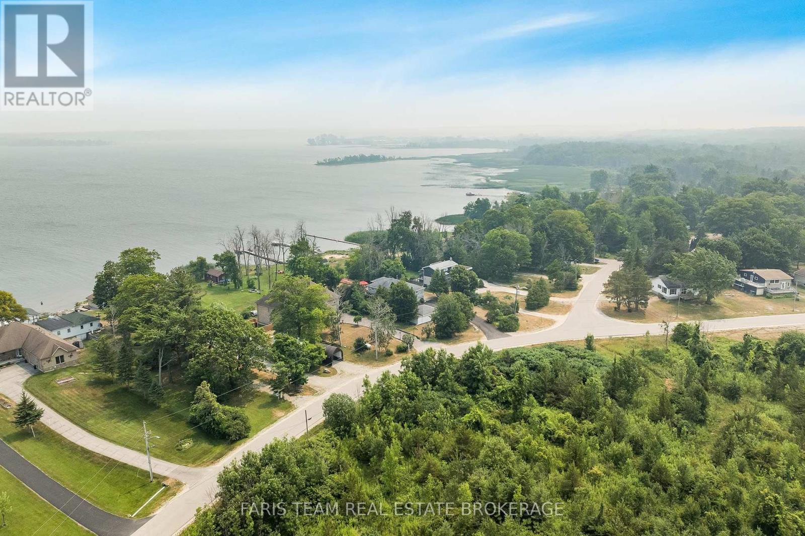 93 SILVER BIRCH CRESCENT - 44