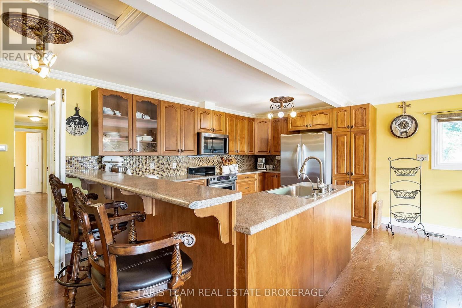 93 SILVER BIRCH CRESCENT - 6