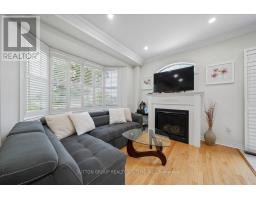 Foyer - 3348 Sunlight Street, Mississauga, ON L5M0G8 Photo 9