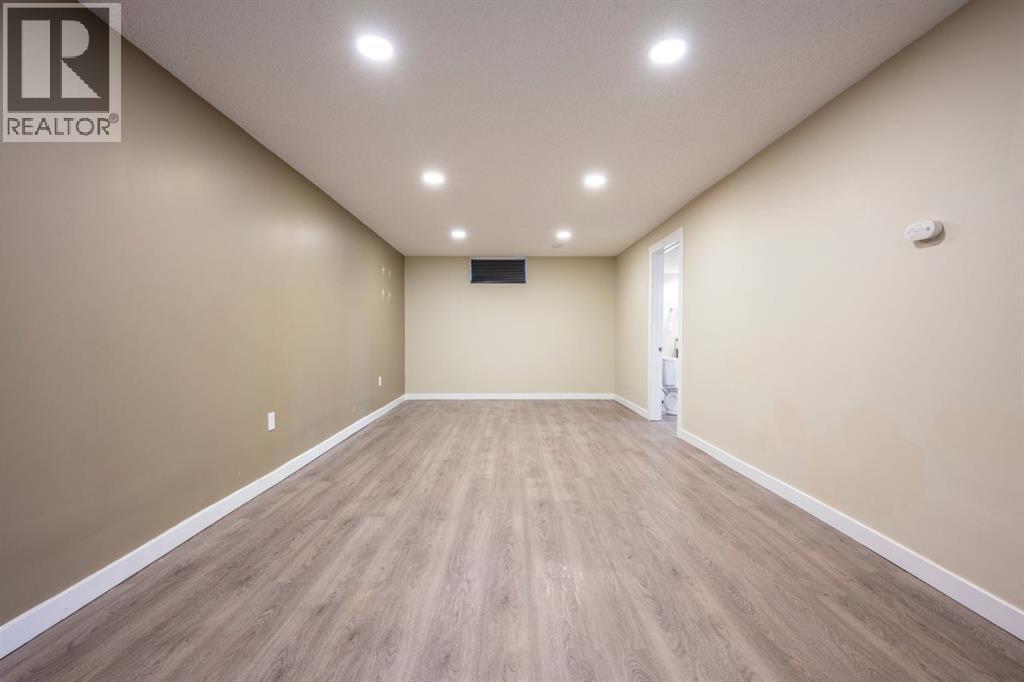 6031 Lacombe Way SW - 34