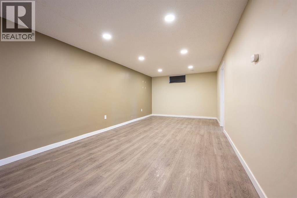 6031 Lacombe Way SW - 33