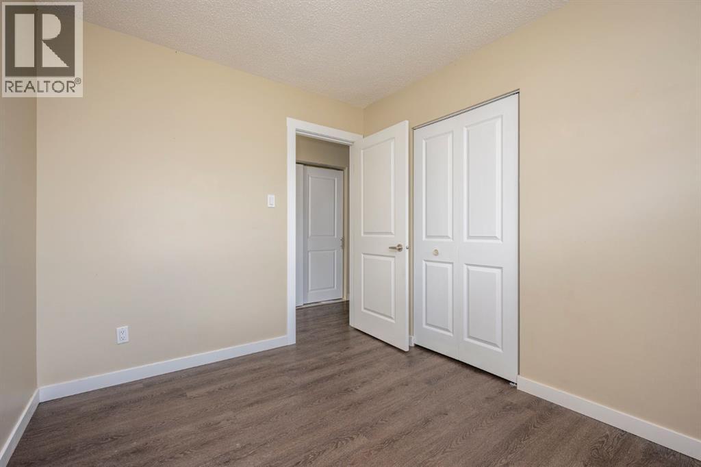 6031 Lacombe Way SW - 25