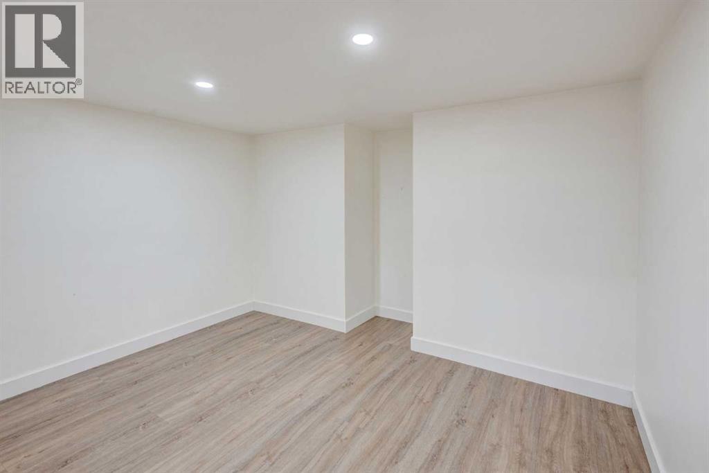 1320 116 Avenue SW - 34