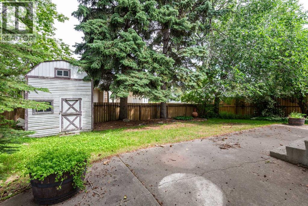 1320 116 Avenue SW - 39
