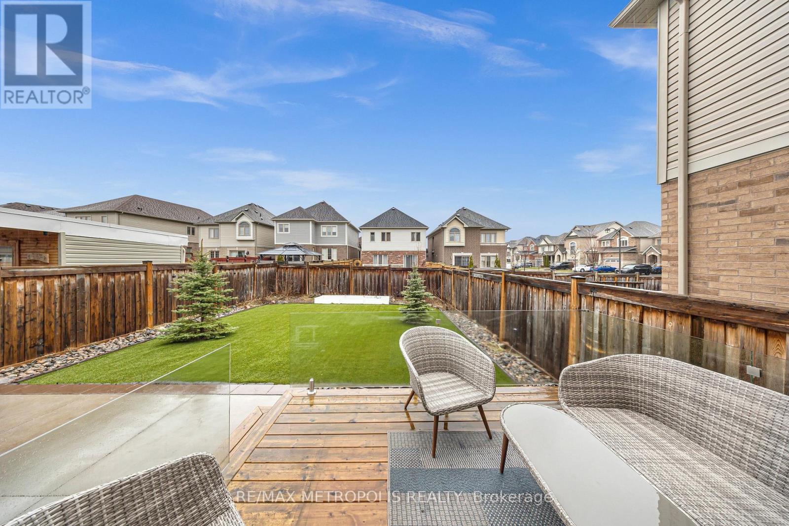 16 TREETOPS BOULEVARD - 32