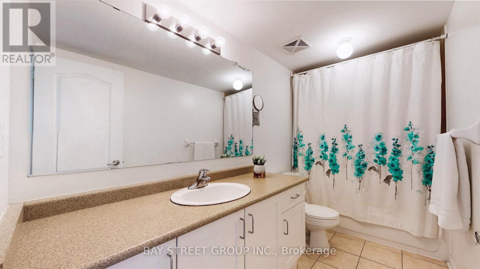 #13 3975 EGLINTON AVENUE W - 15
