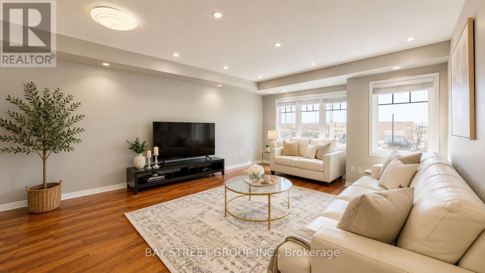 #13 3975 EGLINTON AVENUE W - 2