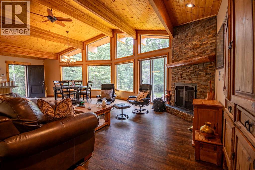 11, 32433 Range Road 61 - 4