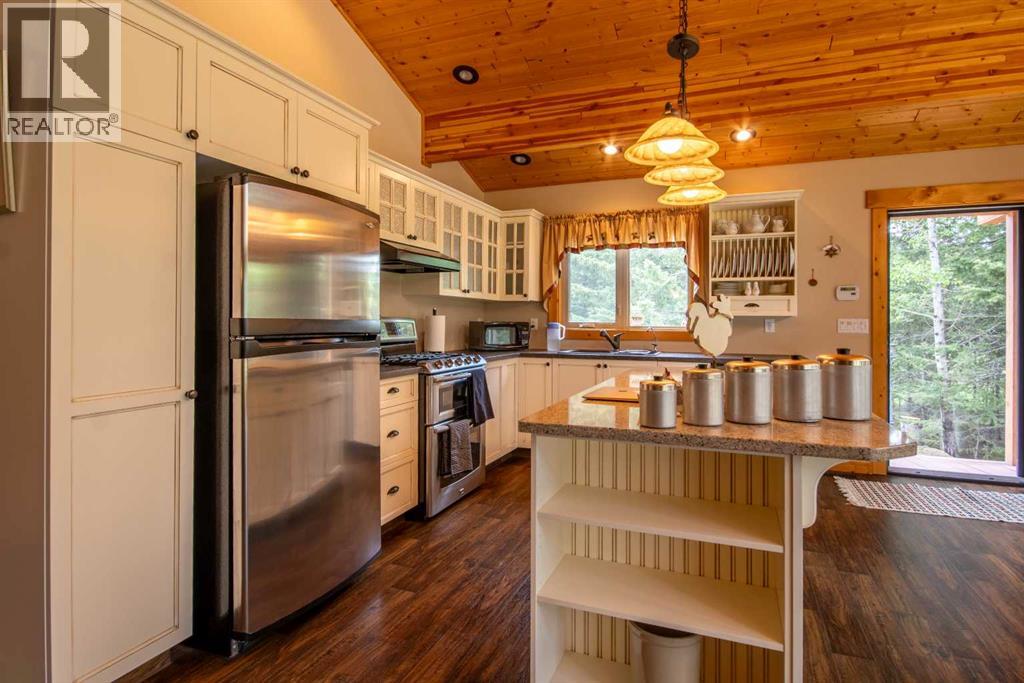 11, 32433 Range Road 61 - 7