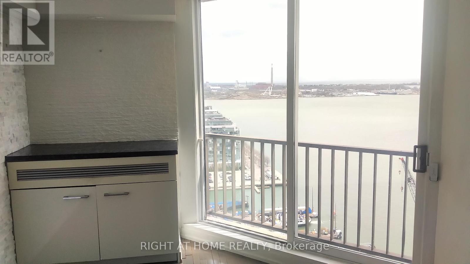 #2803 33 HARBOUR SQUARE - 16