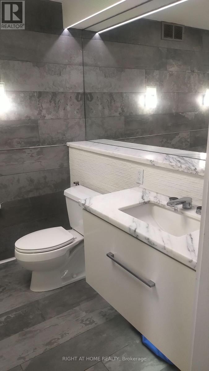 #2803 33 HARBOUR SQUARE - 22