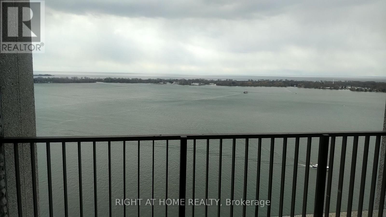 #2803 33 HARBOUR SQUARE - 6