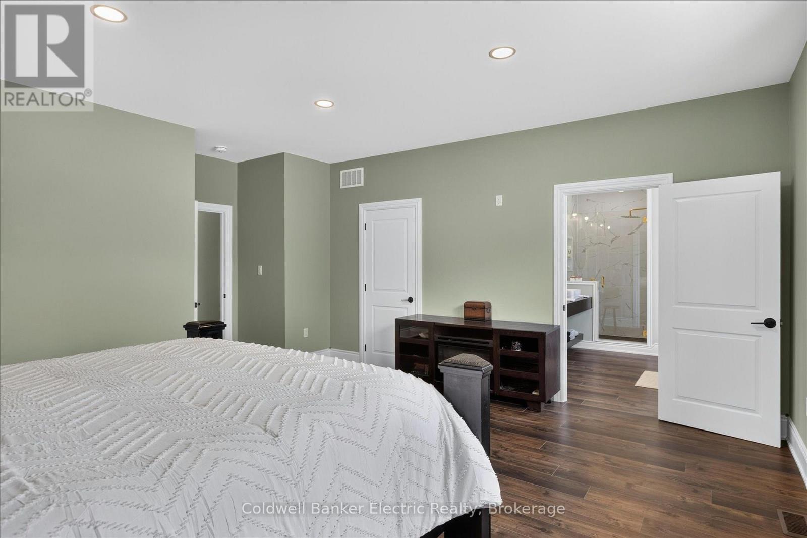 1134 RIVER ROAD - 16