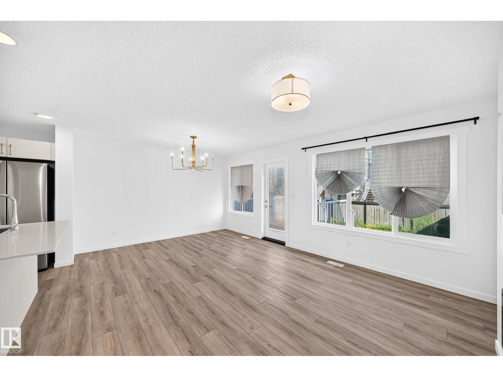#4 905 172 ST SW - 14