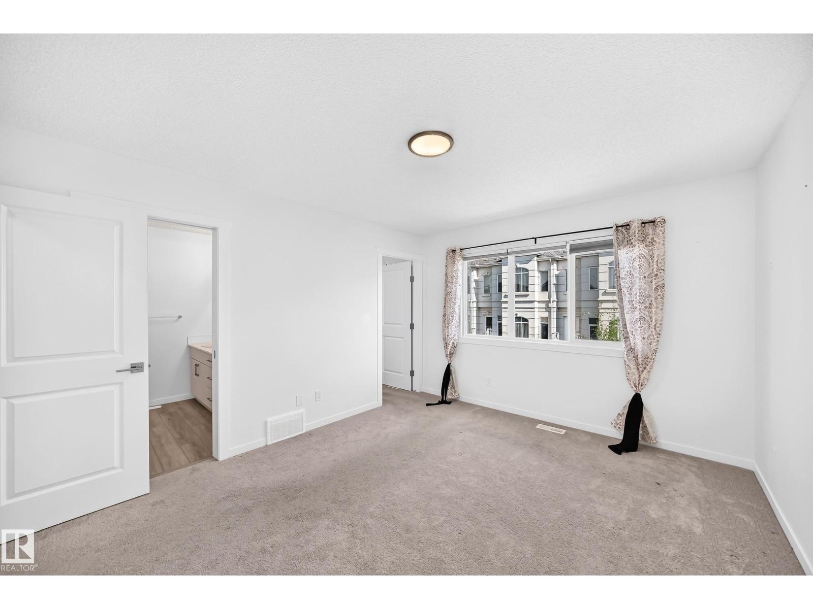 #4 905 172 ST SW - 19