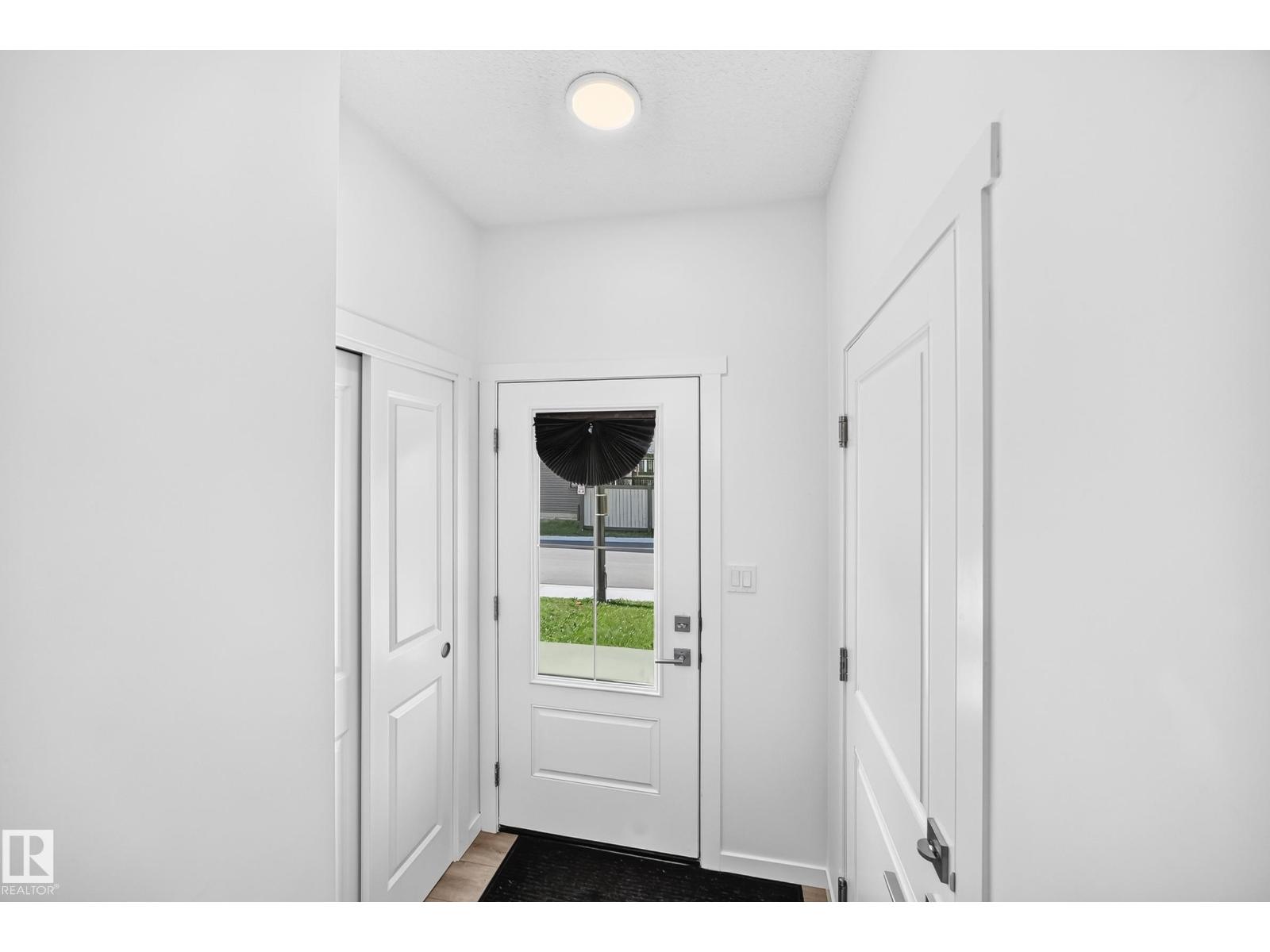 #4 905 172 ST SW - 2
