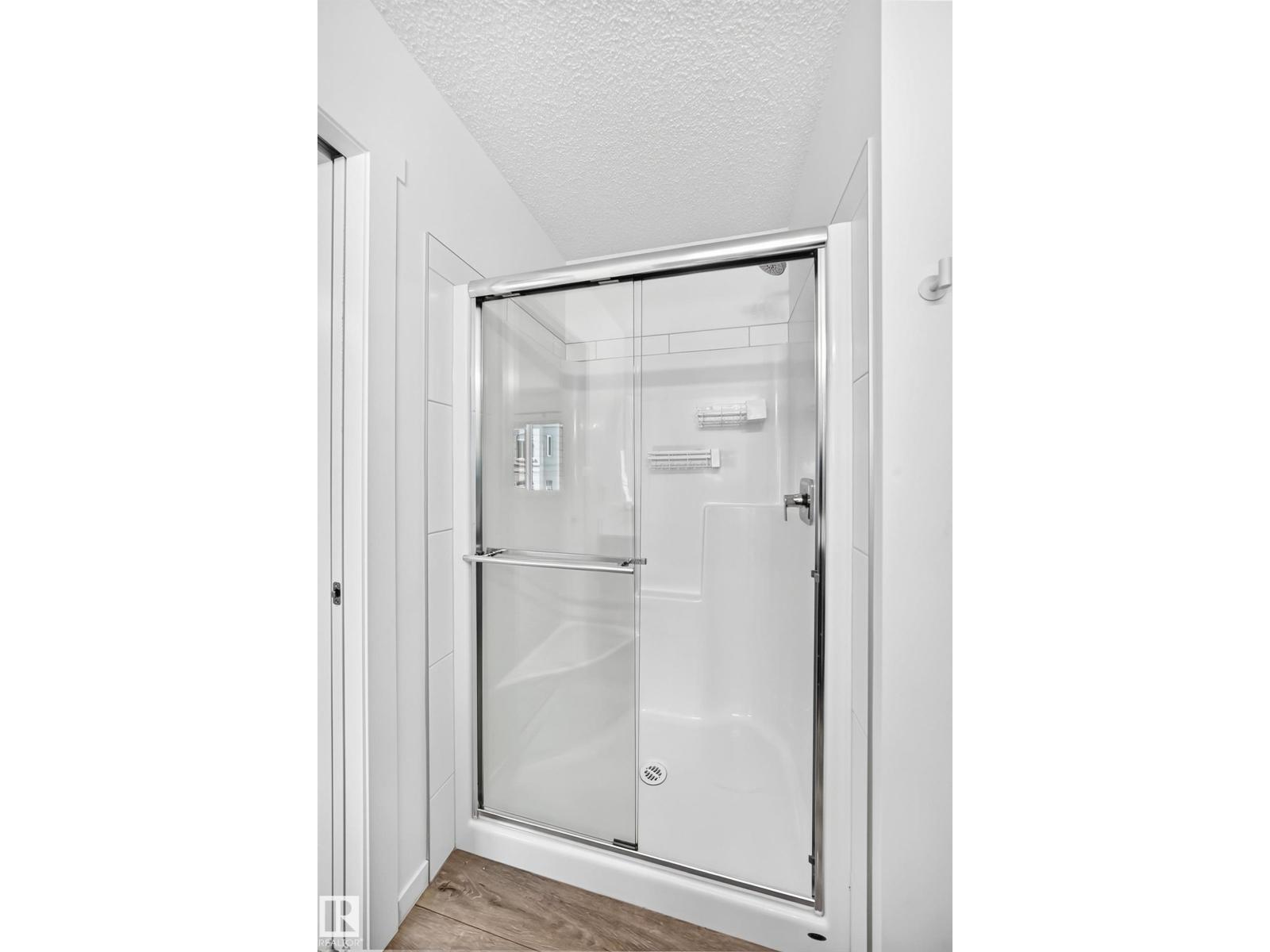 #4 905 172 ST SW - 23