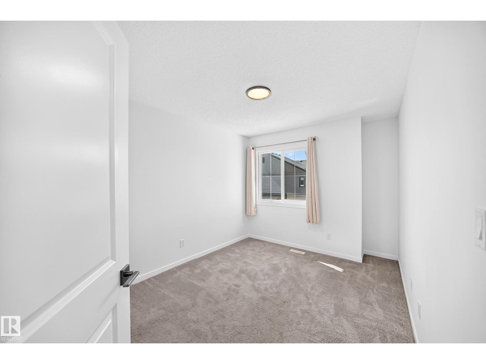 #4 905 172 ST SW - 24