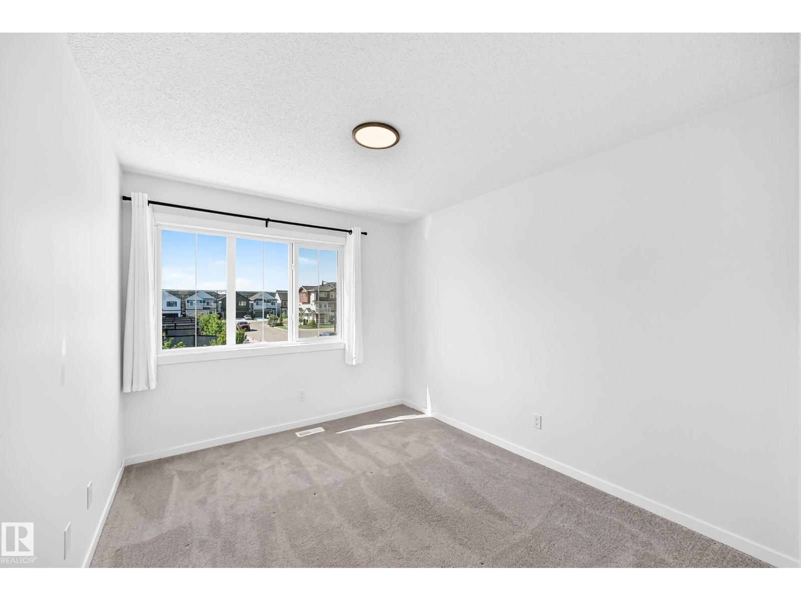 #4 905 172 ST SW - 27