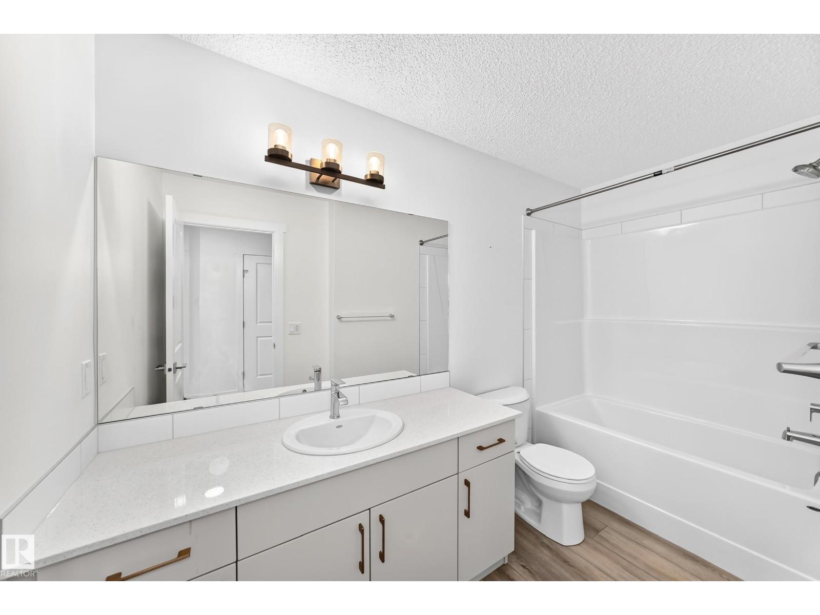 #4 905 172 ST SW - 30
