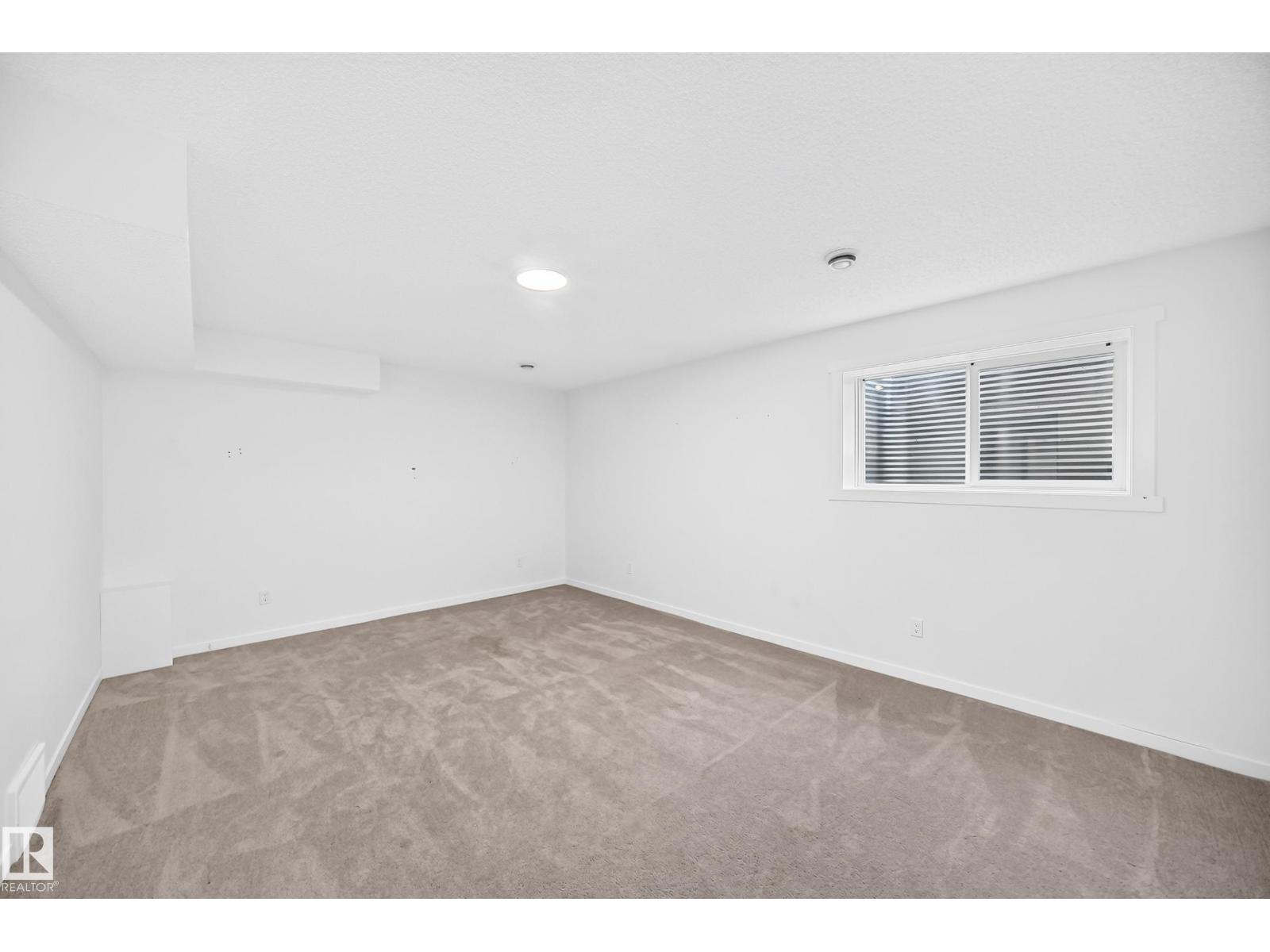 #4 905 172 ST SW - 34