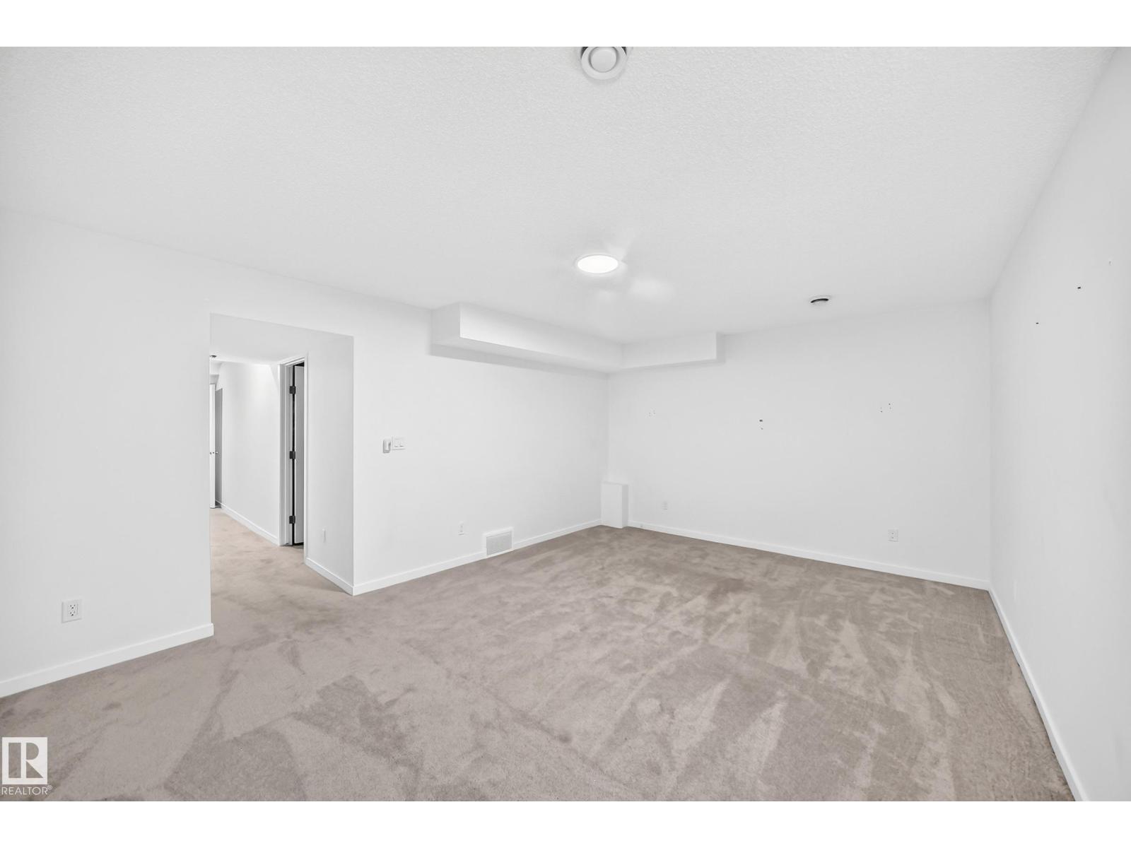 #4 905 172 ST SW - 35
