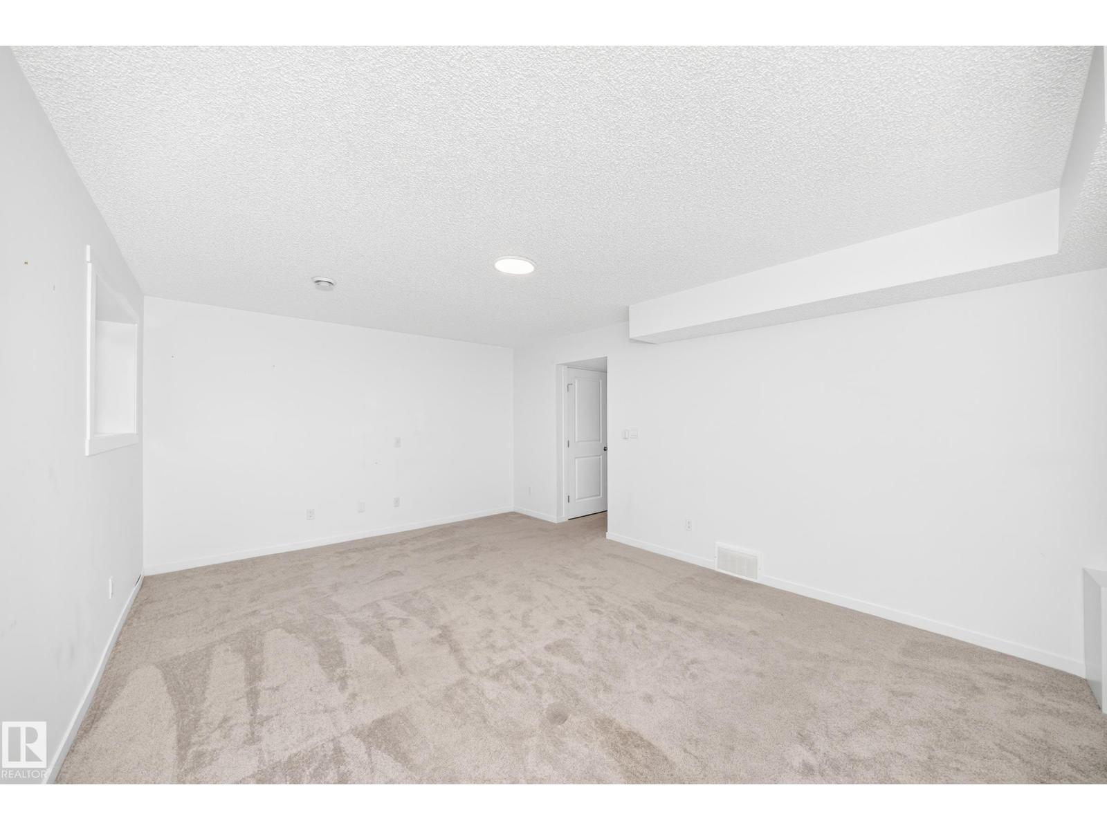 #4 905 172 ST SW - 36