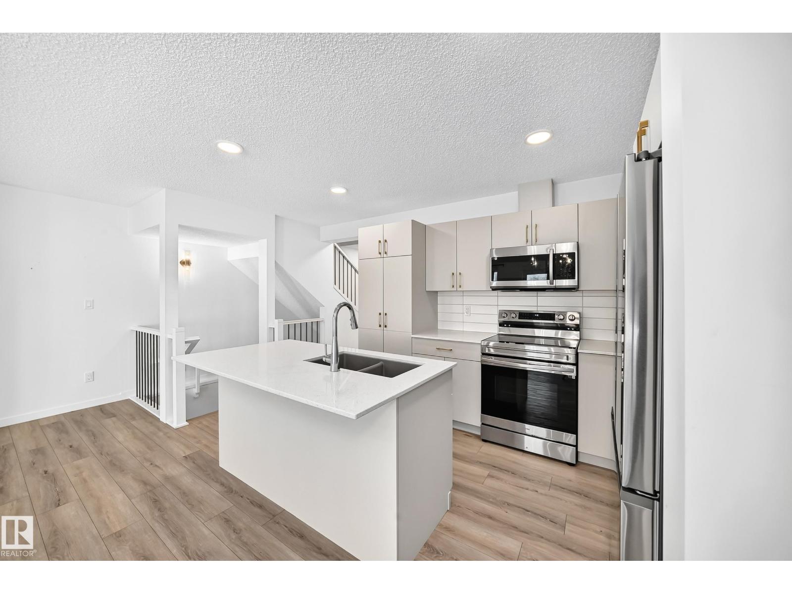 #4 905 172 ST SW - 5