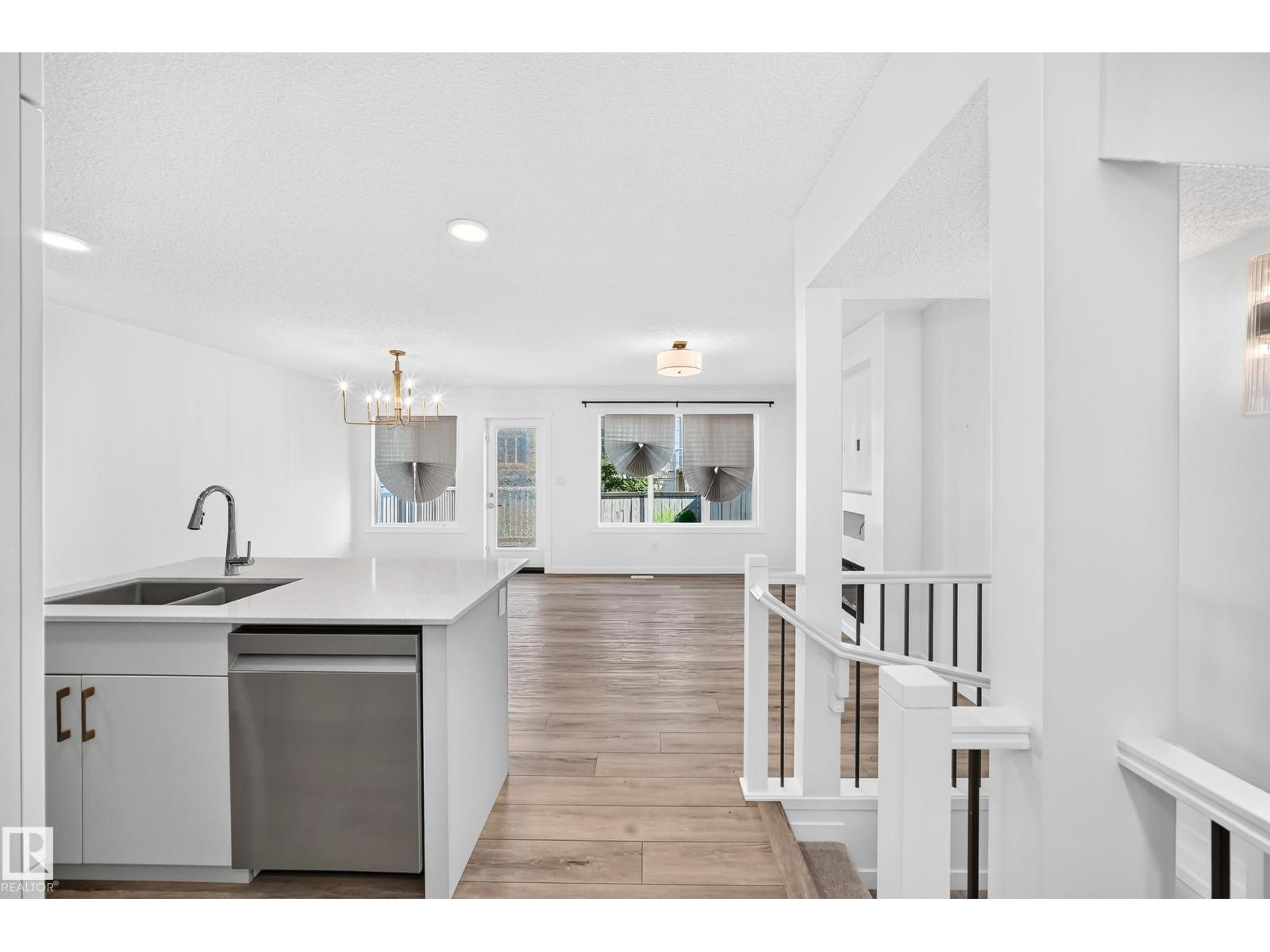 #4 905 172 ST SW - 7