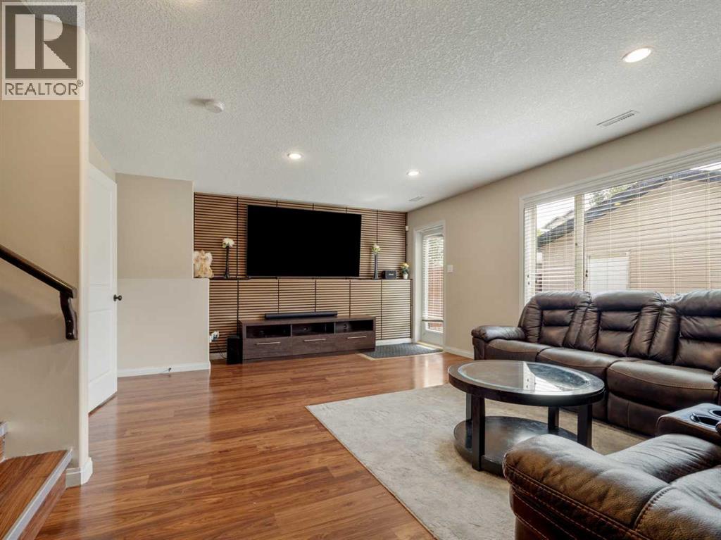 554 Margaret Sutherland Crescent N - 24