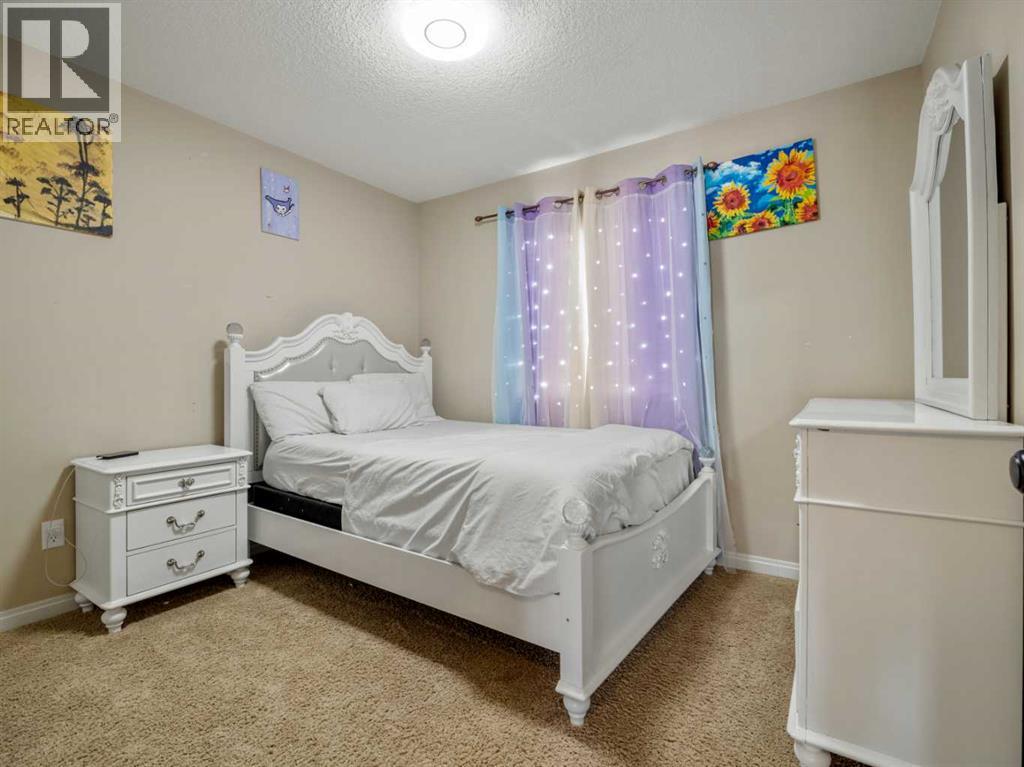554 Margaret Sutherland Crescent N - 15