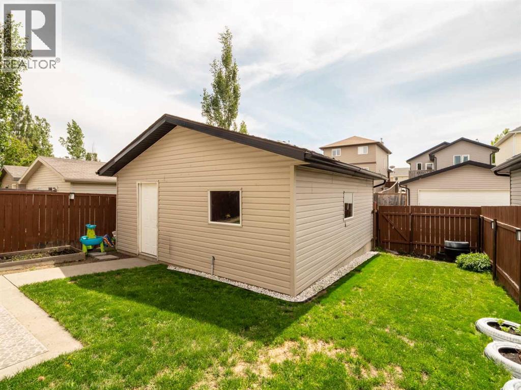 554 Margaret Sutherland Crescent N - 34