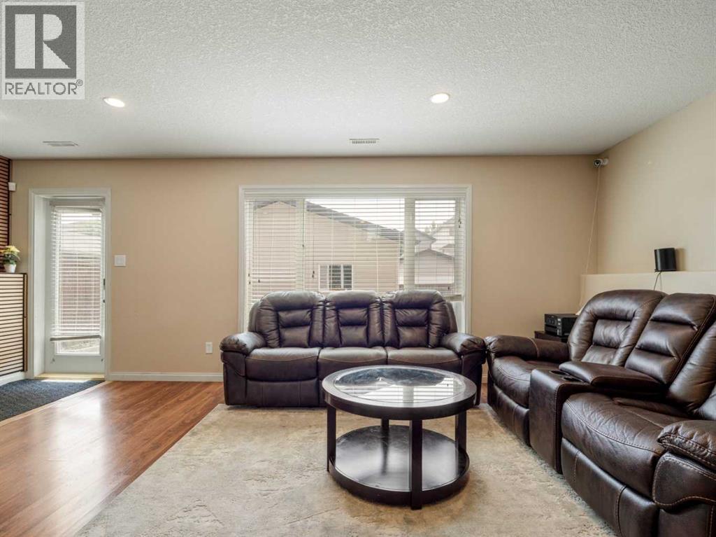 554 Margaret Sutherland Crescent N - 22
