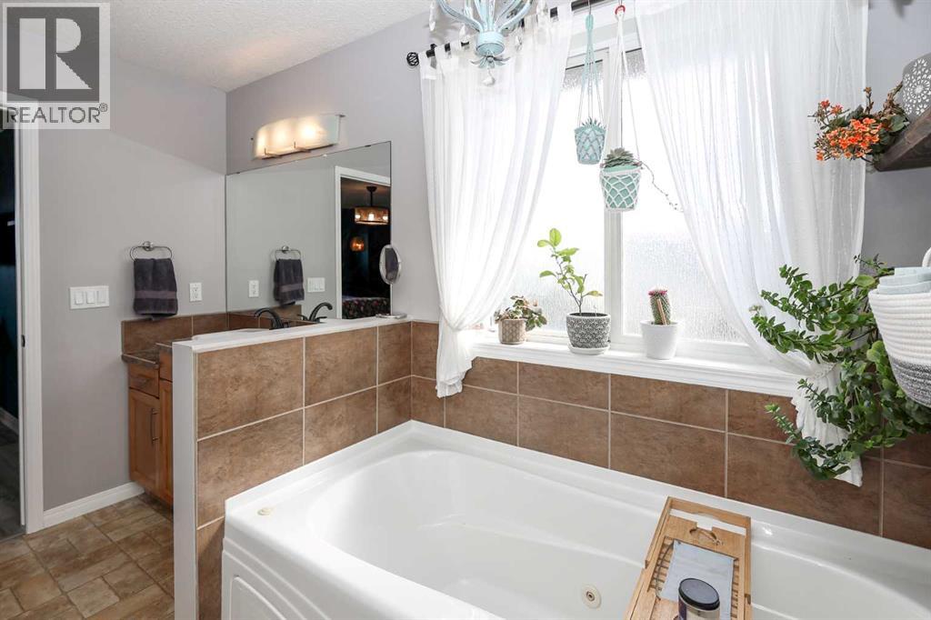 98 Pine Crescent - 28