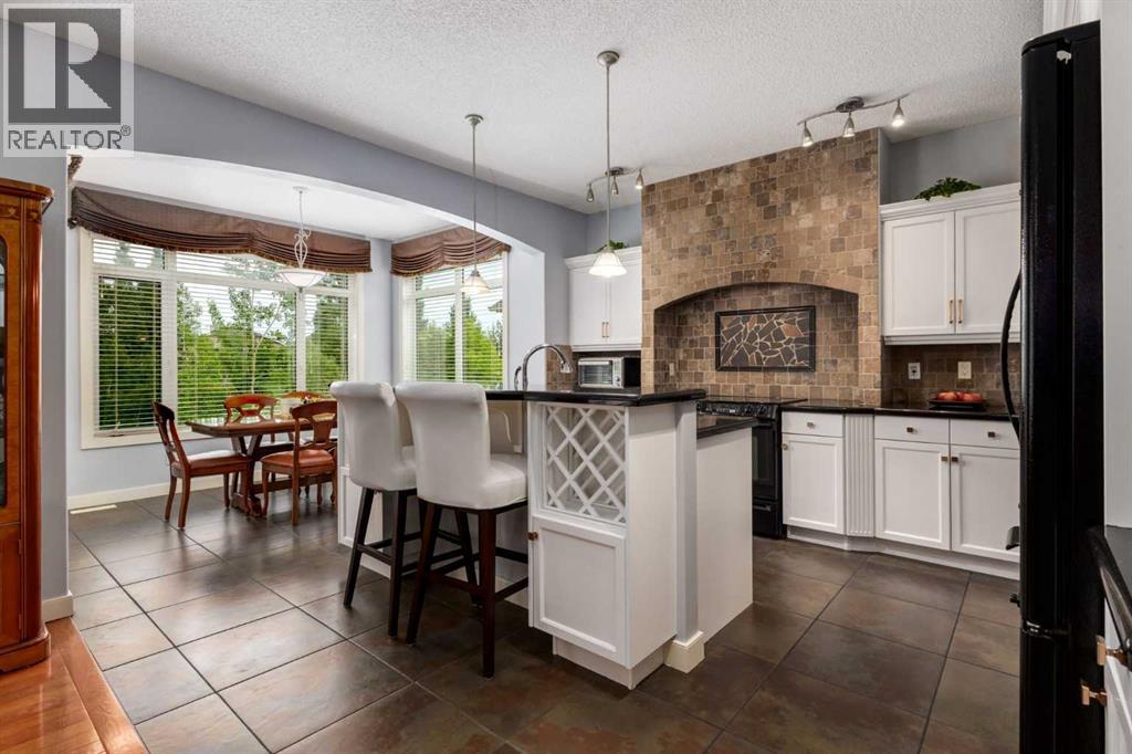 77 Royal Highland Road NW - 10