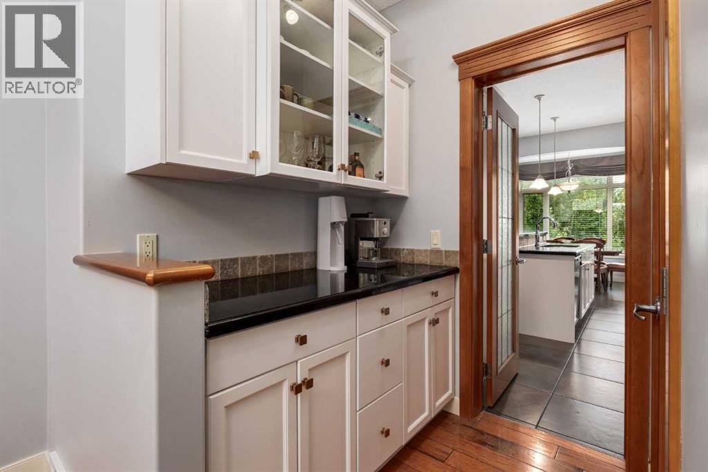 77 Royal Highland Road NW - 17