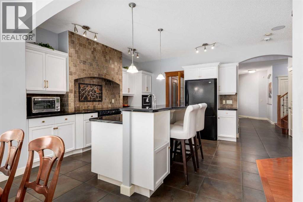 77 Royal Highland Road NW - 15