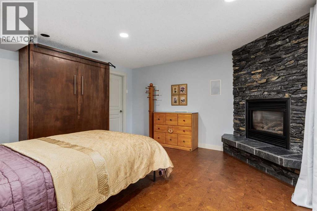 77 Royal Highland Road NW - 41