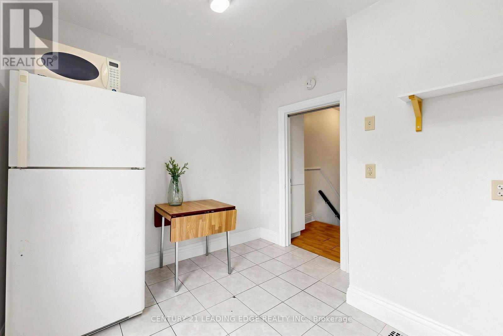 1132 DUFFERIN STREET - 10