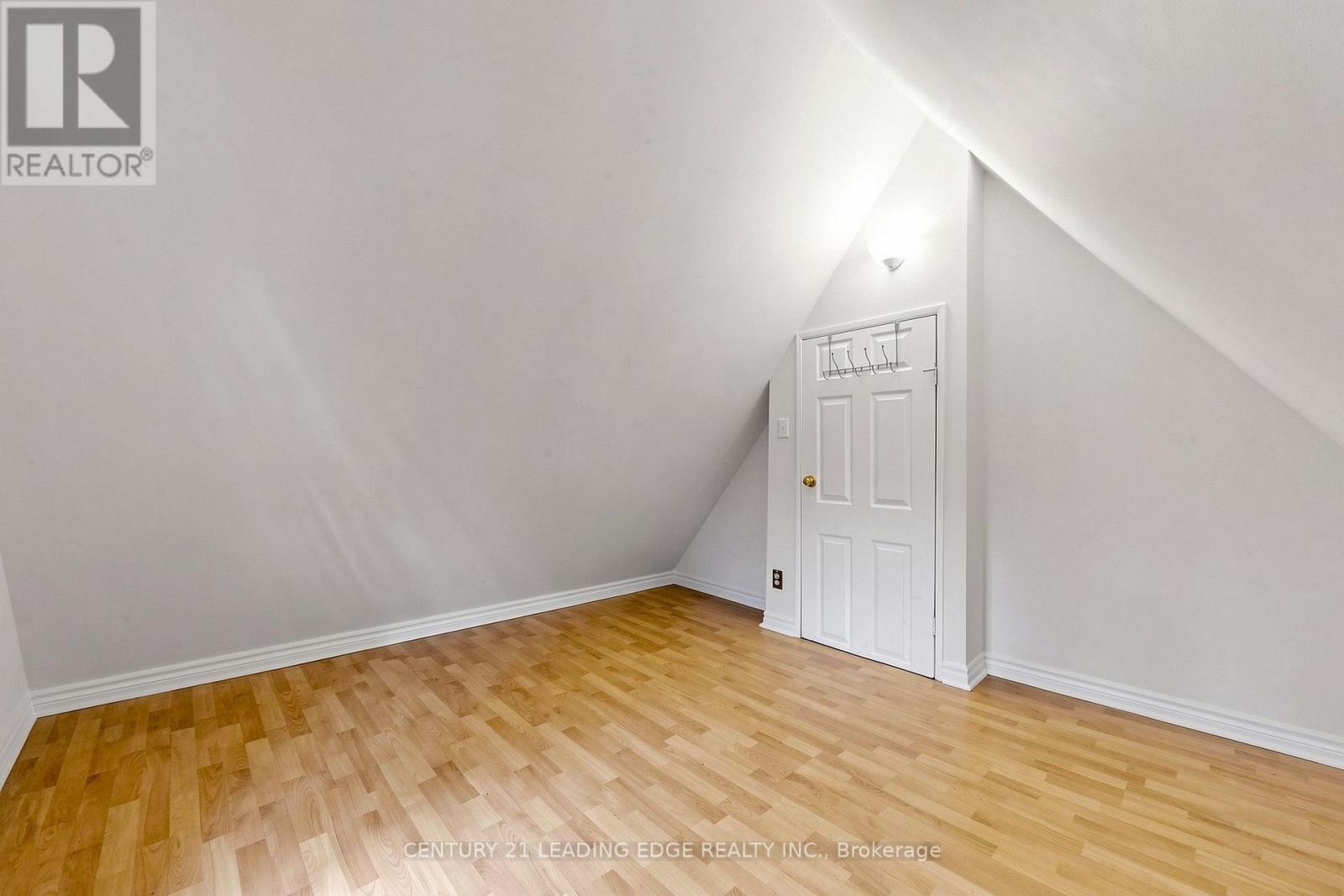 1132 DUFFERIN STREET - 15